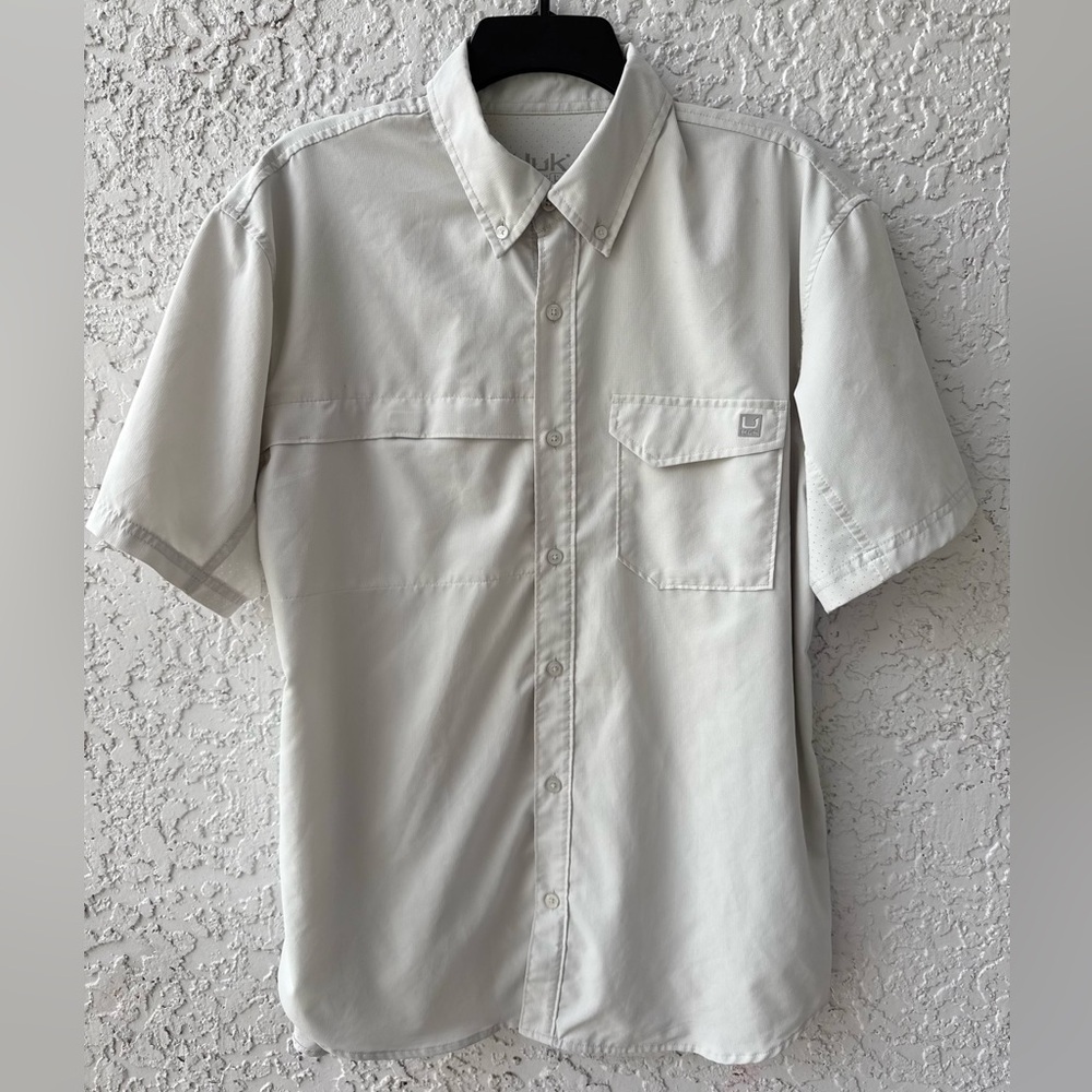 Huk button up fishing shirt Large